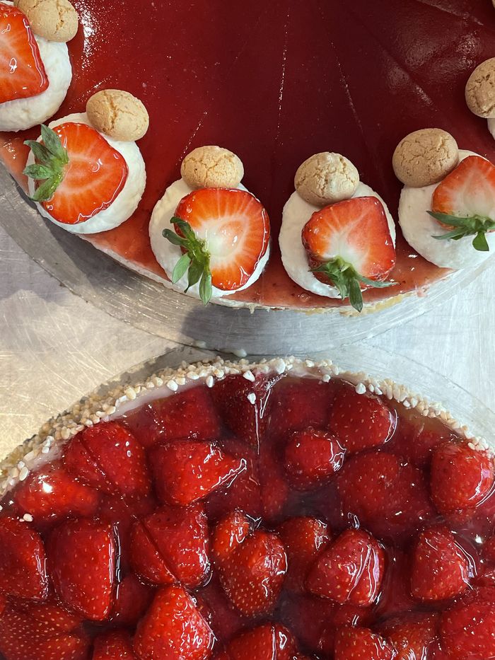 Erdbeerkuchen, dicht an dicht belegt