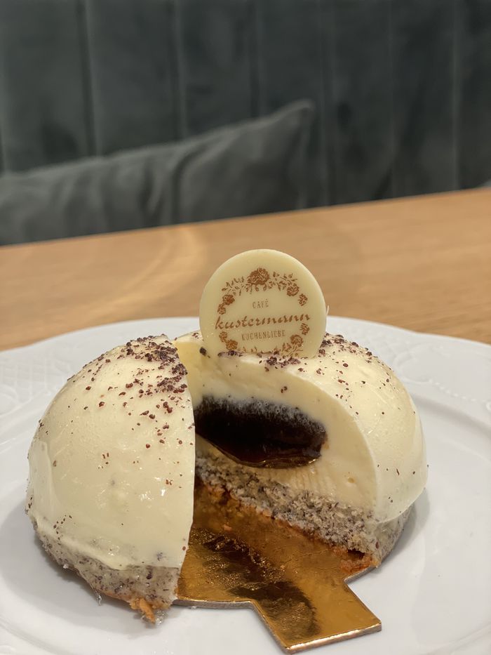 Torte mit der Kustermann-Plakette